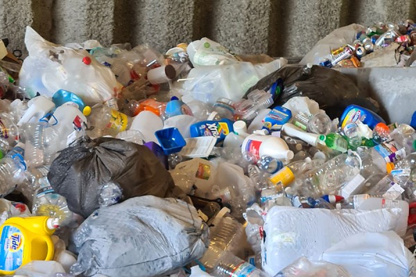 Recycle-4-pre-Sorting-Plastic